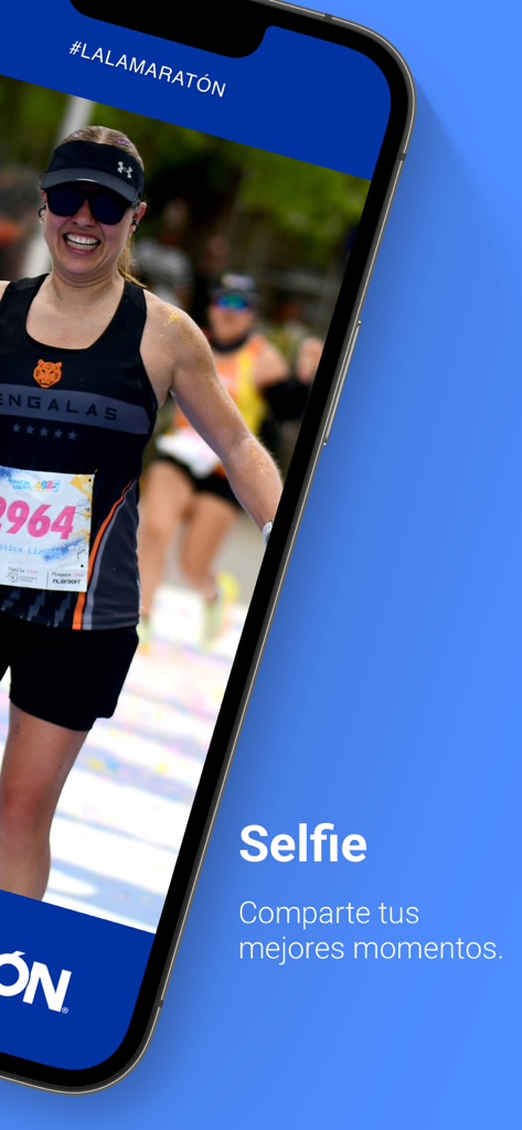 Maraton Lala - マラソン・ララモバイルアプリのセルフィー機能で笑顔の女性ランナー。