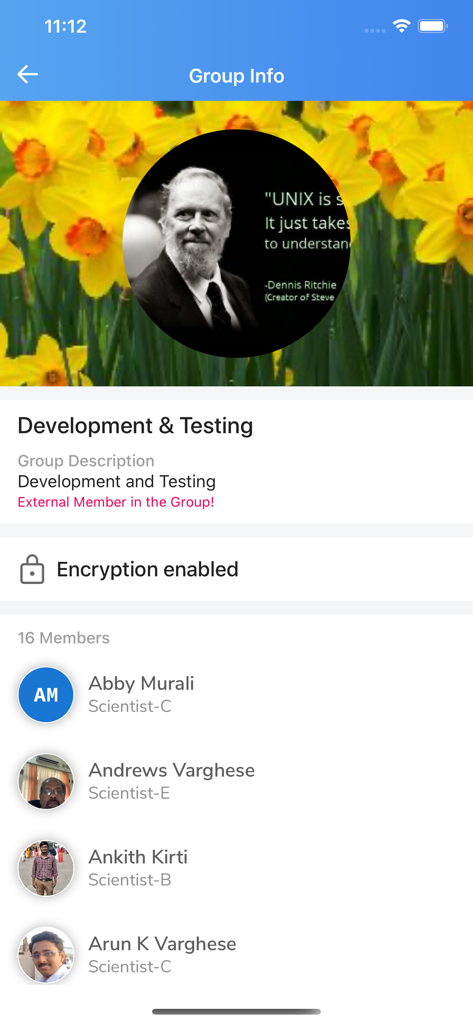 Interfaccia delle informazioni di gruppo dell'app Sandes che mostra i membri dei gruppi di sviluppo e test con crittografia abilitata