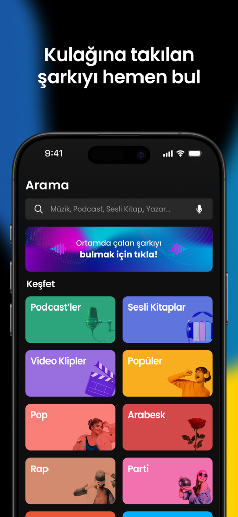 fizy – Music & Podcast - La pantalla de búsqueda y exploración de la aplicación fizy que muestra géneros de música turca, podcasts y la función de identificación de canciones