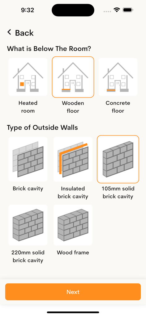 Tela do aplicativo de calculadora BTU para selecionar o tipo de piso e o material da parede externa para cálculos de carga térmica.