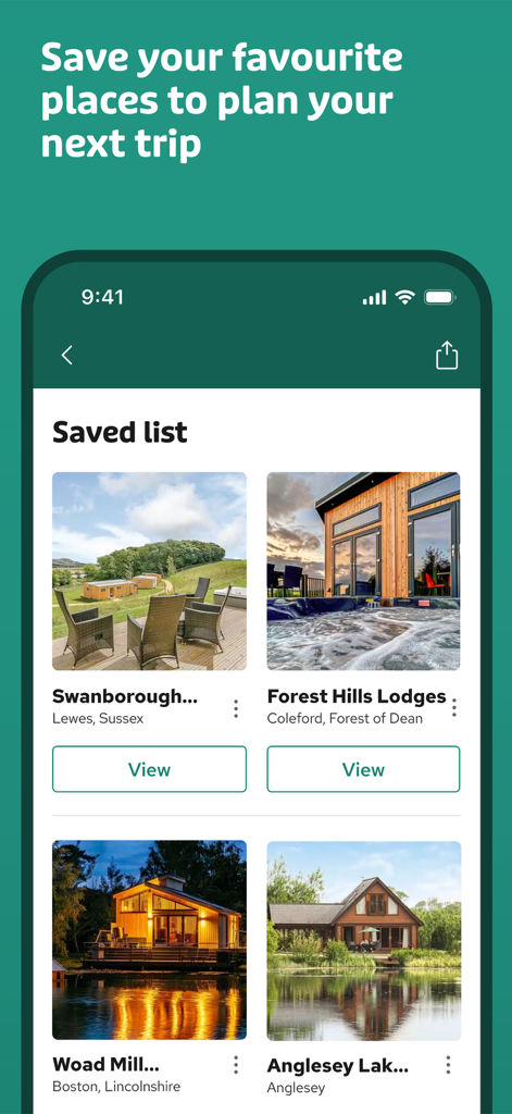 Hoseasons: Book UK Holidays - Una pantalla móvil que muestra una lista guardada de cabañas y casas rurales del Reino Unido en la aplicación Hoseasons.