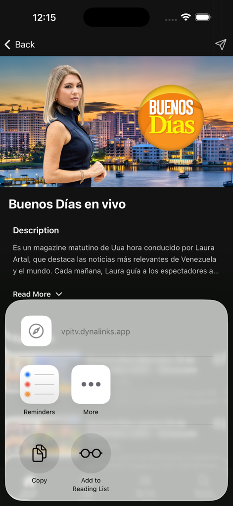 Presentador de noticias en la interfaz del programa de noticias matutino Buenos Días de VPI TV con menú para compartir.