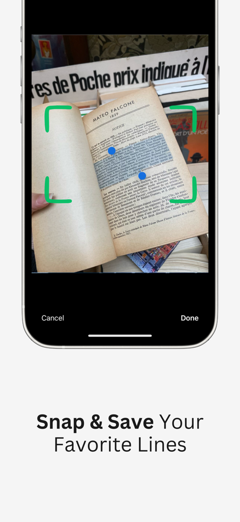 Un smartphone utilisant l'application BookMiles pour scanner et extraire du texte d'une page de livre physique.