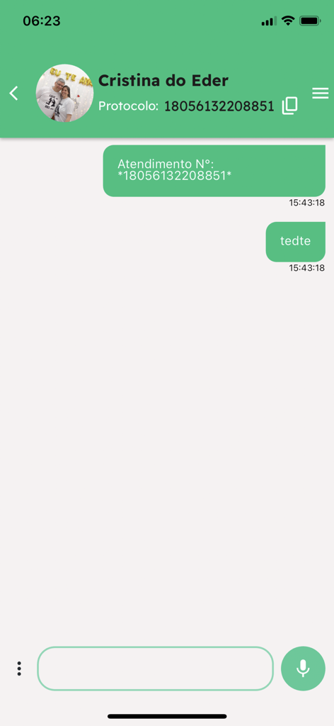 Mobile screen showing a customer service chat interface with a support protocol number and messaging bubbles.