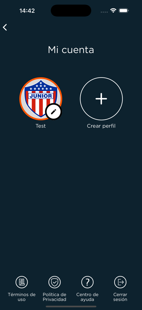 Pantalla de cuenta de la aplicación móvil Win Play mostrando la selección de perfil con un ícono del equipo Junior de Barranquilla y una opción para crear un nuevo perfil.