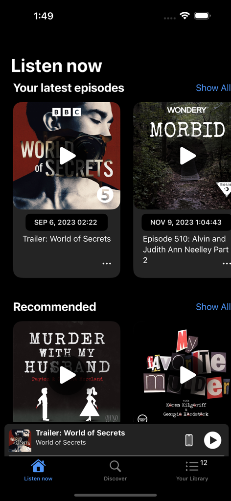 Oberfläche der Pods Podcast Player App, die den "Jetzt hören"-Bildschirm mit den neuesten Episoden und True-Crime-Empfehlungen zeigt.