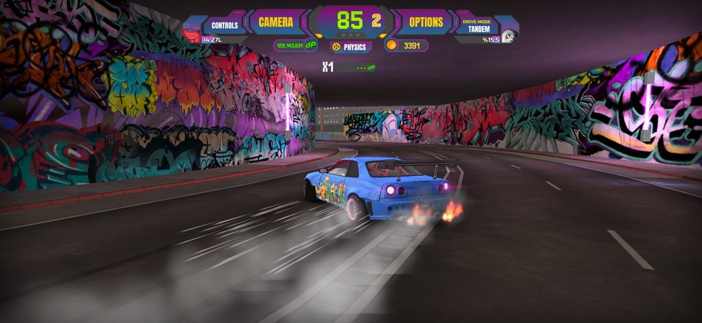 Project Drift 2.0 - Un coche JDM azul personalizado derrapando a través de un túnel con paredes de graffiti de colores en Project Drift 2.0.
