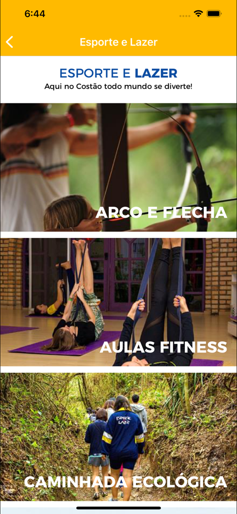 Tela do aplicativo móvel mostrando atividades de lazer do resort, incluindo arco e flecha, aulas de fitness e caminhadas ecológicas