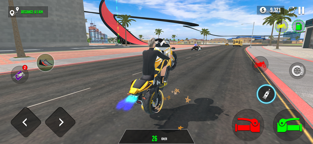 Car Simulator City Car Driving - Ein gelbes Motorrad, das auf einer Stadtstraße einen Wheelie-Stunt ausführt, mit einer Mega-Rampe im Hintergrund.