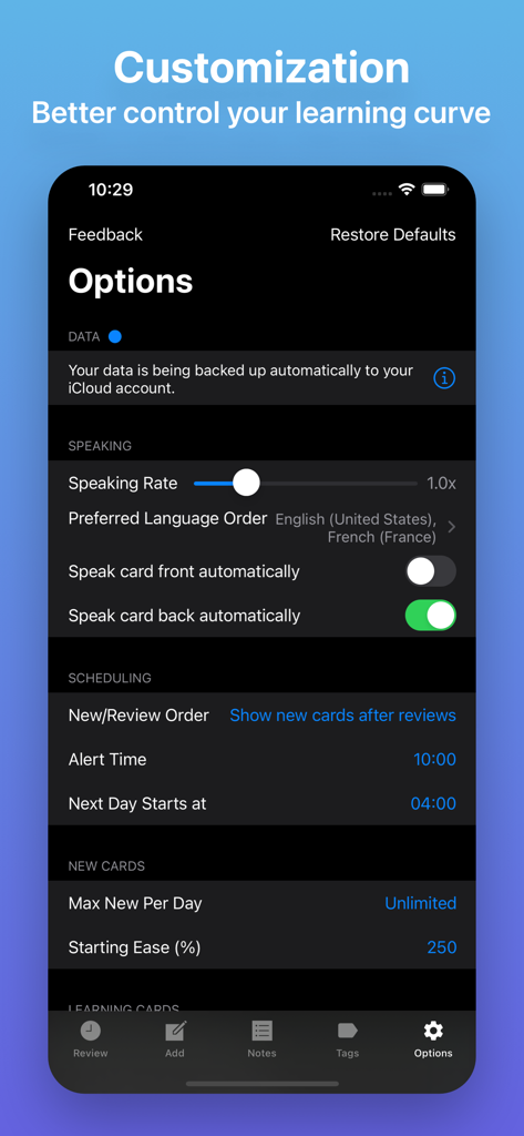 Flash Cards - Flashcards Maker - Uma interface móvel do app Criador de Flashcards mostrando configurações de personalização para agendamento de estudos, taxas de fala e backup no iCloud