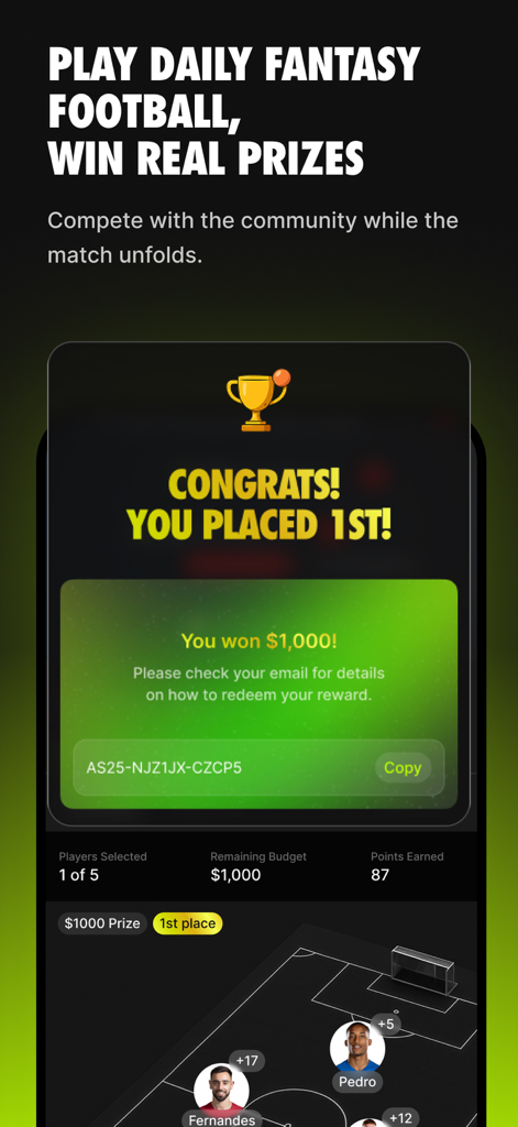 Pantalla de una aplicación móvil mostrando una victoria en primer lugar en un concurso de fútbol de fantasía diario con un premio en efectivo de mil dólares.