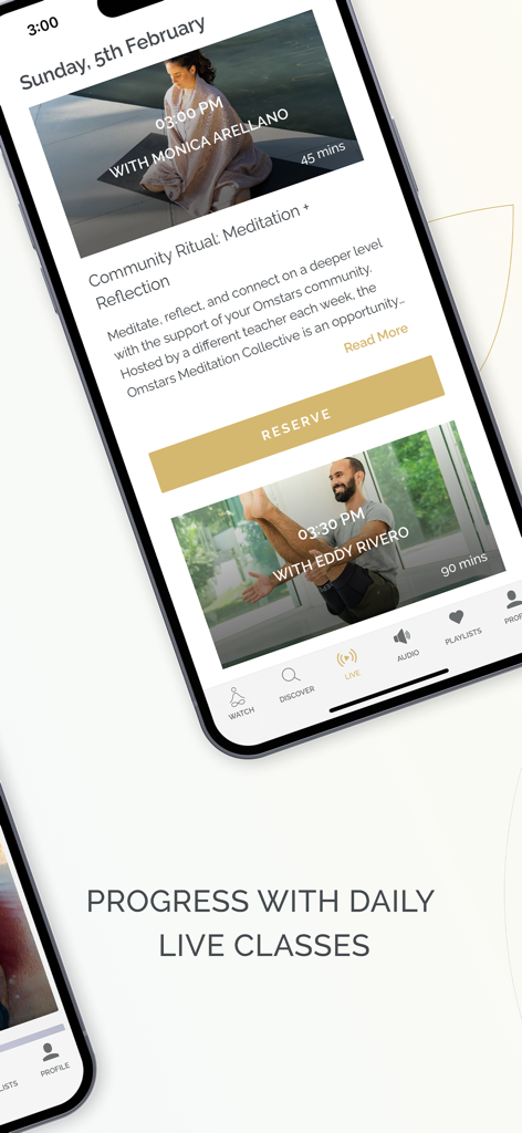 Interfaz de la aplicación Omstars que muestra un horario de clases en vivo de yoga y meditación con un botón de reserva