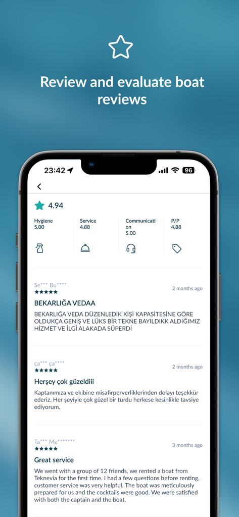 Teknevia - Boat&Yacht Rentals - Tekneviaアプリのインターフェイスに、衛生状態とサービスに関する詳細なボートレンタルレビューと顧客評価が表示されています