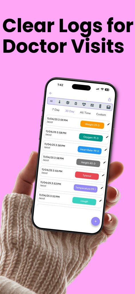 KidVitals: Fever Tracker - Mano sosteniendo un teléfono inteligente que muestra registros de salud infantil y signos vitales para visitas médicas en la aplicación KidVitals.