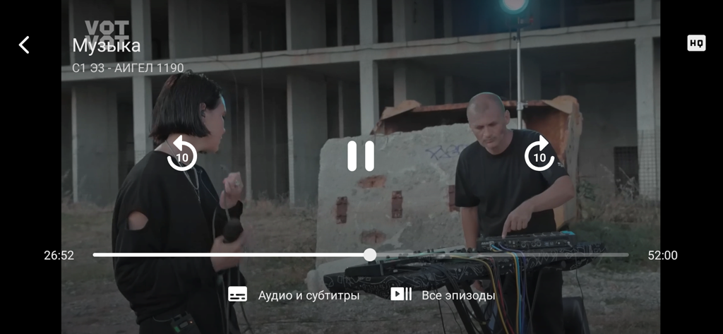 Votvot - Interface do reprodutor de vídeo do aplicativo Votvot mostrando uma apresentação musical