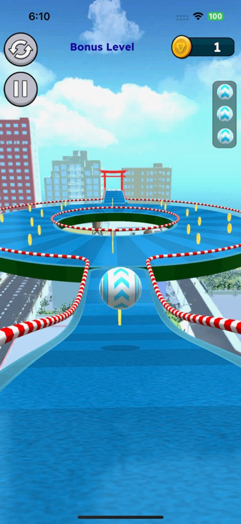 Uma bola com padrão azul e branco rolando em uma pista celeste sobre uma cidade em Sky Ball 3D Rolling Game