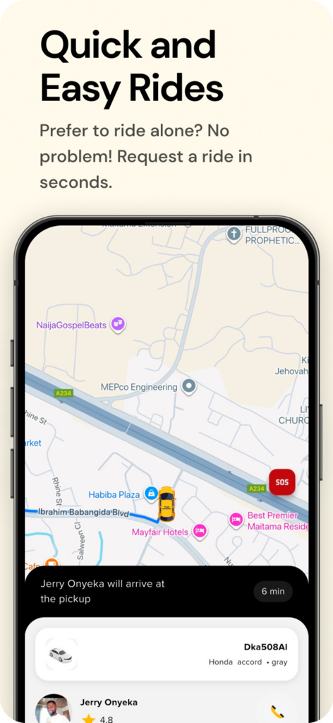 Pantalla de reserva de viaje de la aplicación Along que muestra una solicitud de viaje con un mapa, icono de coche e información del conductor