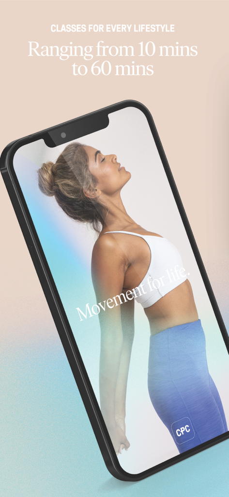 Interfaz de la app CorePlus Connected mostrando clases de fitness de 10 a 60 minutos con una mujer estirándose