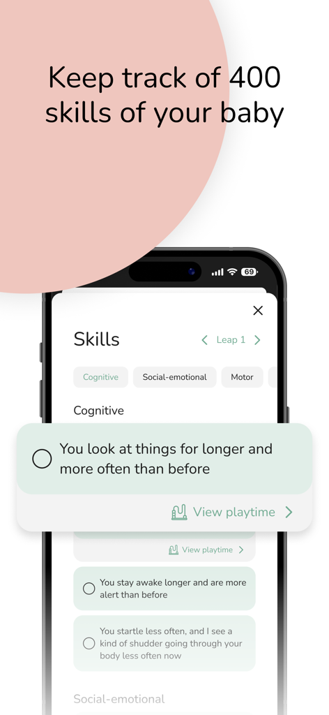 The Wonder Weeks - Baby leaps - Una interfaz móvil que muestra una lista de verificación de habilidades de desarrollo del bebé e hitos durante los saltos mentales