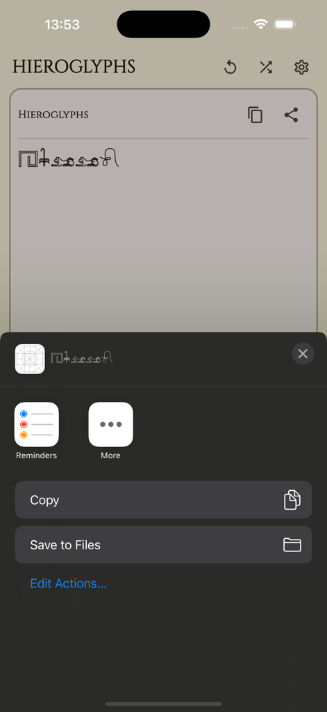 Interfaz de la aplicación Traductor de Jeroglíficos que muestra una traducción a símbolos antiguos con el menú compartir de iOS abierto