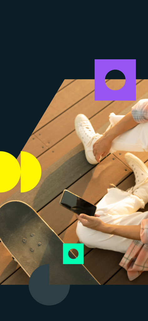 comdirect photoTAN App - A young professional using their smartphone for mobile banking while sitting outdoors with a skateboard