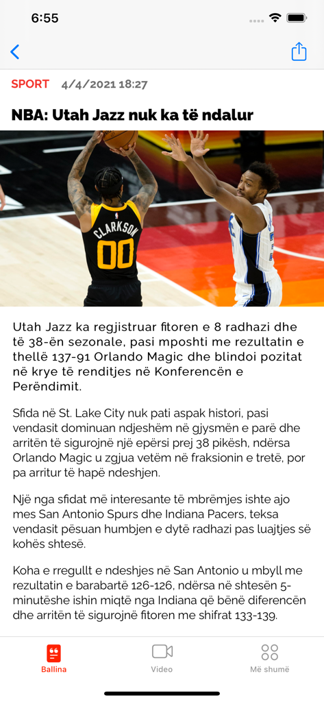 GazetaExpress app displaying a sports news article in Albanian about an NBA basketball game featuring the Utah Jazz.