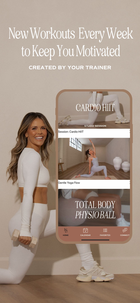 Katrina Scott가 저울을 들고 있고, Studio KSL 운동 카테고리가 표시된 스마트폰 옆에서 런지 자세를 하고 있음