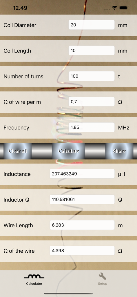 Oberfläche der InductorCalc-App mit Eingaben für Spulendurchmesser, -länge und -windungen mit berechneten Induktivitäts- und Gütefaktorergebnissen.
