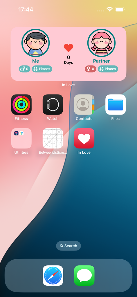 In Love: Days Counter Widget - Widget de l'application In Love sur l'écran d'accueil d'un iPhone affichant un compteur de jours de relation de couple avec des avatars mignons