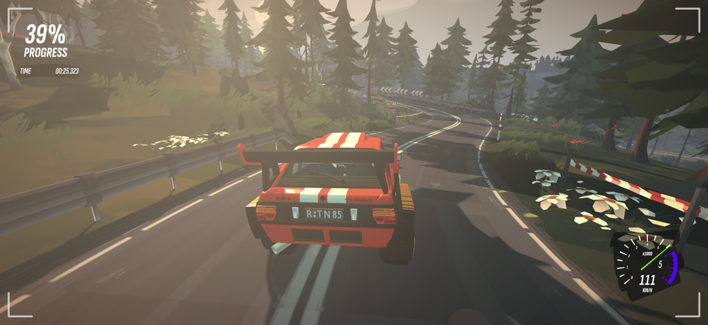 #DRIVE Rally - Un coche de rally rojo conduciendo por una carretera forestal estilizada en el juego #DRIVE Rally, inspirado en los años 90.