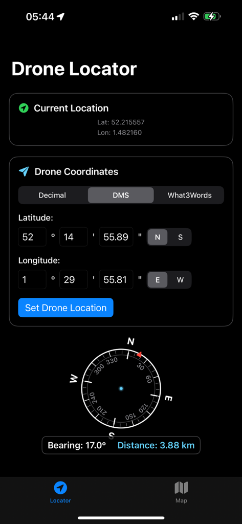 Drone Locator - Interfaccia dell'app Drone Locator che mostra campi di inserimento coordinate GPS e una bussola per il recupero del drone.