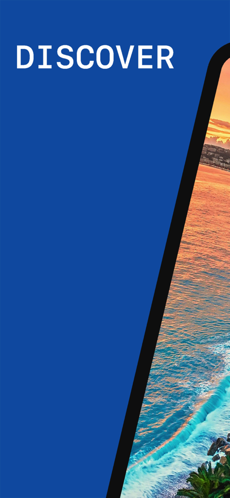 푸른 배경에 DISCOVER라는 글자가 있는 프렌치 리비에라의 해안 풍경.