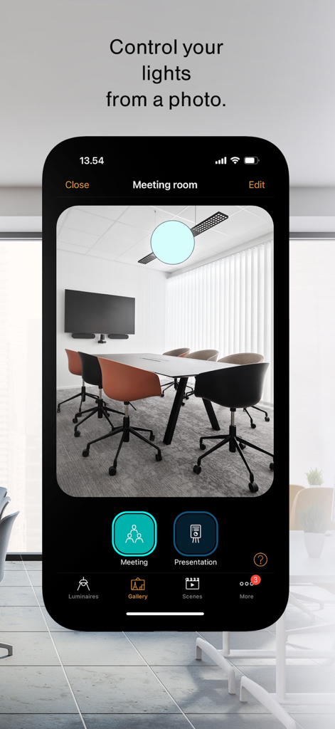 Casambi-App-Oberfläche, die zeigt, wie die Raumbeleuchtung direkt von einem Foto aus gesteuert wird