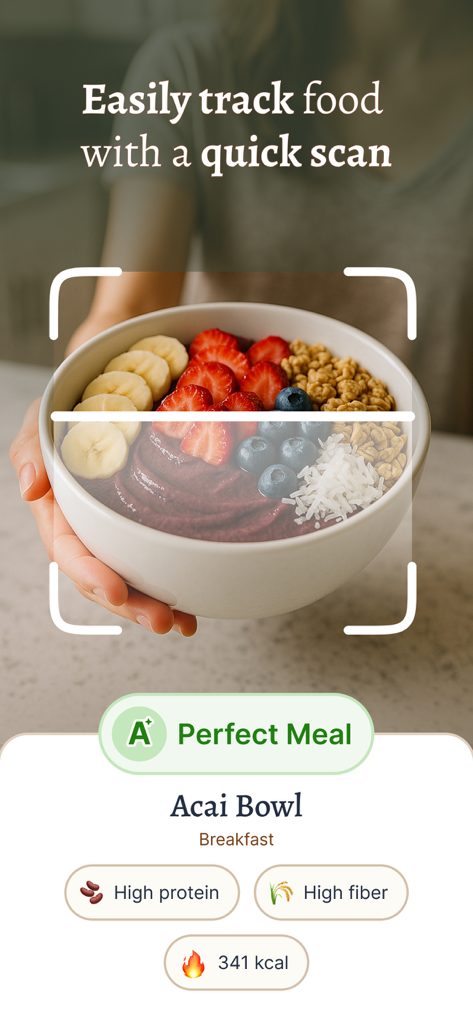 Forme Fasting Timer - Une personne utilisant l'application Forme pour scanner un bol d'açaï sain pour un suivi nutritionnel instantané et un calcul des calories.