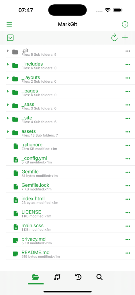 MarkGitアプリのインターフェース。さまざまなフォルダや技術ファイルを含むGitリポジトリのファイルエクスプローラーを表示しています。