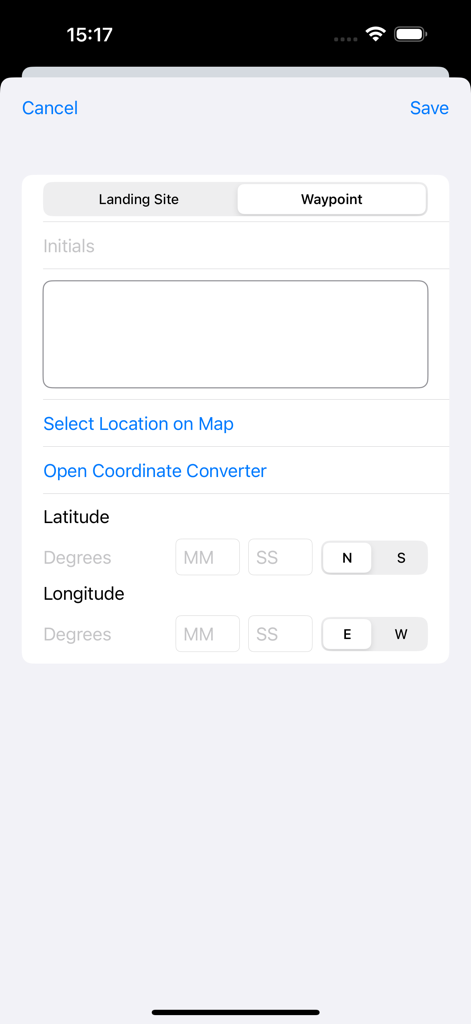 Una interfaz móvil en Waypoint Creator para ingresar coordenadas de latitud y longitud para un nuevo waypoint de navegación.