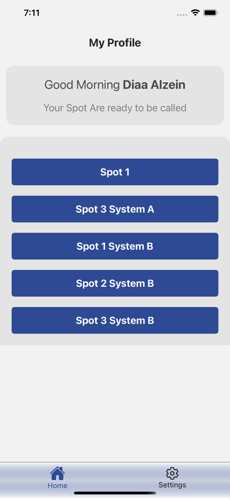 VSpaceParkers - Écran de profil utilisateur dans l'application VSpaceParkers affichant une liste des places de parking disponibles pour faire venir un système de range-voiture automatisé