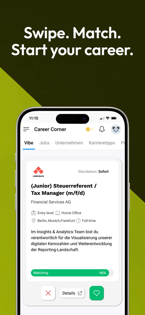 Studydrive: Study & Flashcards - Schermata mobile di Studydrive Career Corner che mostra un'offerta di lavoro per un Tax Manager con un punteggio di corrispondenza del novantacinque percento e un'interfaccia swipe-to-apply.