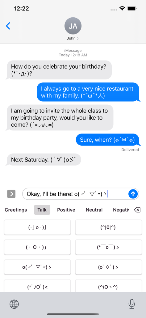 ŌωOmoji - Kaomoji Keyboard - Uno screenshot dell'iPhone che mostra una conversazione di messaggi di testo arricchita con simboli kaomoji espressivi da una tastiera personalizzata