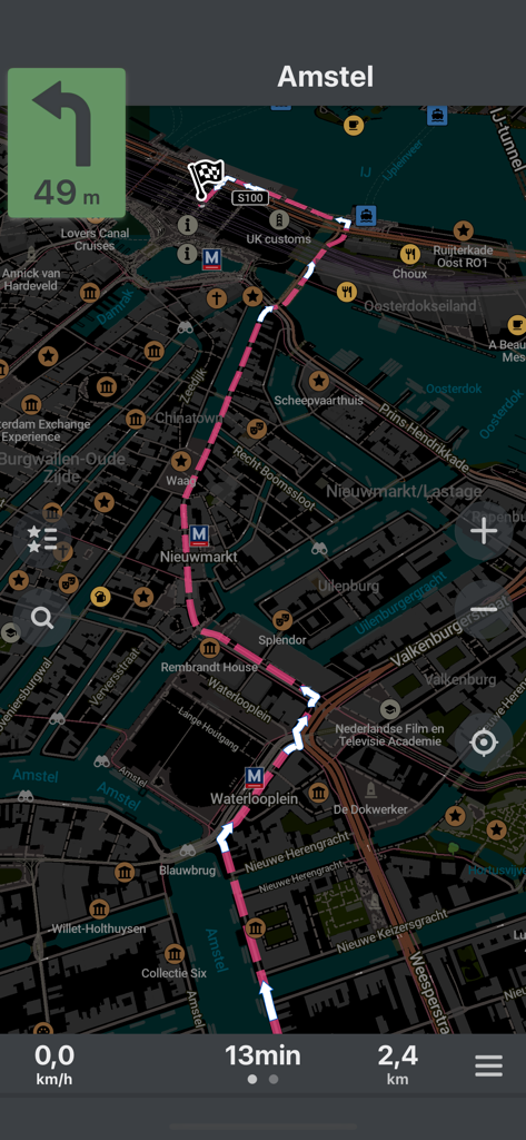 CoMaps - Schermata di navigazione CoMaps che mostra un percorso rosa su una mappa in modalità scura di Amsterdam.
