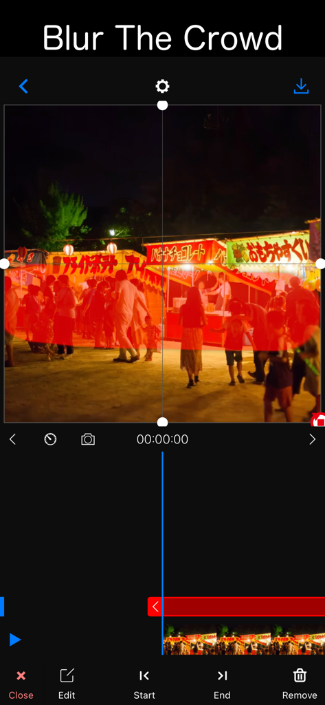 Benutzeroberfläche der MosaicEditor App, die die Funktion 'Menge verpixeln' in einem Video von einem nächtlichen Festival anzeigt