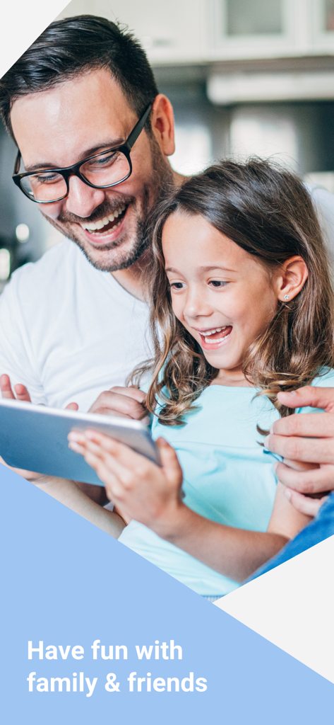 Matix: mental math training - A father and daughter smiling while playing a mental math game on a tablet.