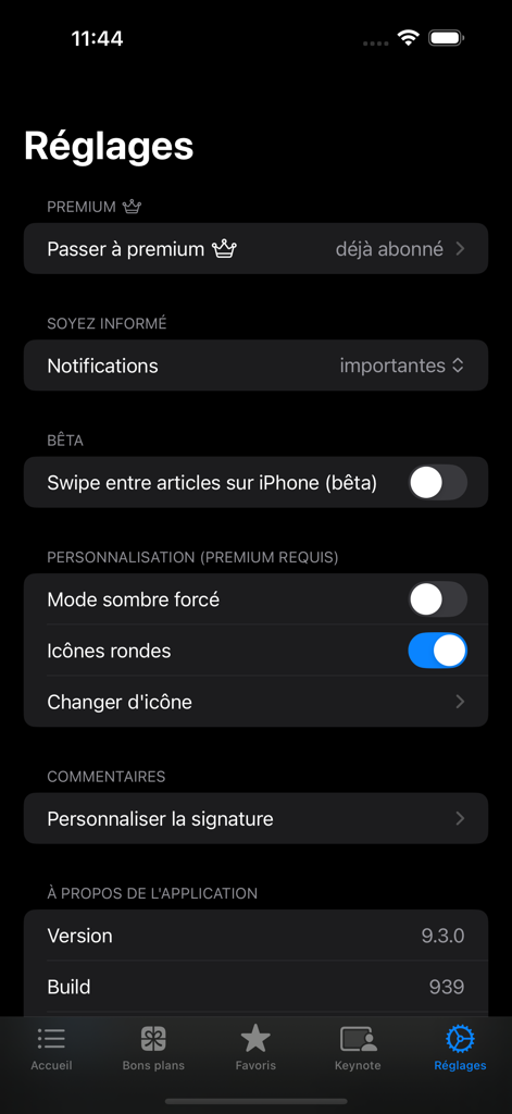 Settings interface of the iSoft app showing French menu options for premium features notifications and personalization
