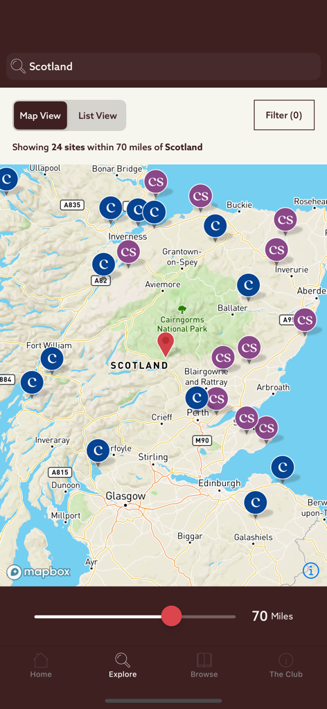 SiteSeeker - SiteSeekerアプリのインタラクティブマップ。スコットランド全域のキャンプ場位置と距離フィルターのスライダーが表示されています。