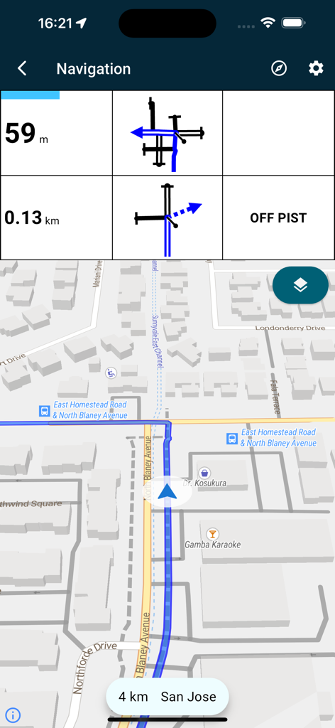 Seekers - Off-Road Navigation - Schermata di navigazione off-road di Seekers con simboli roadbook da rally e una vista mappa 3D in tempo reale