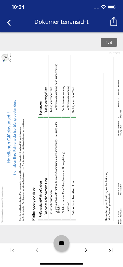 Fahrschüler-App - A digital driving test report in the app showing a passed result and detailed evaluation criteria