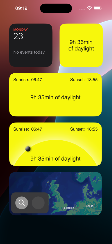 Sunrise Sunset Tracker - iPhone home screen displaying various Sunrise Sunset Tracker widgets showing daylight duration and sun times