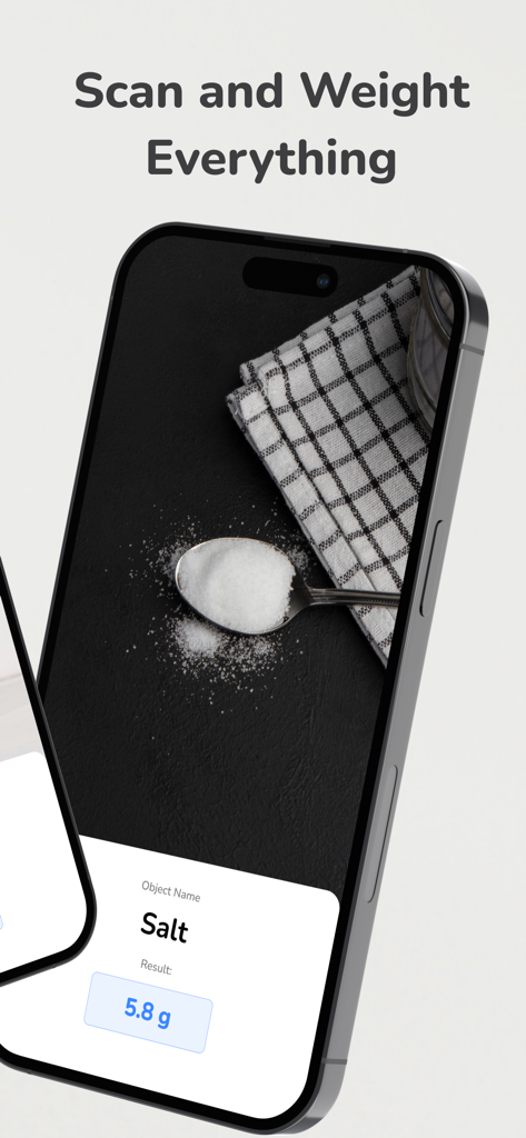 Scale For Grams: Weight Scales - iPhone mostrando la aplicación Scale For Grams estimando el peso de sal en una cuchara usando IA