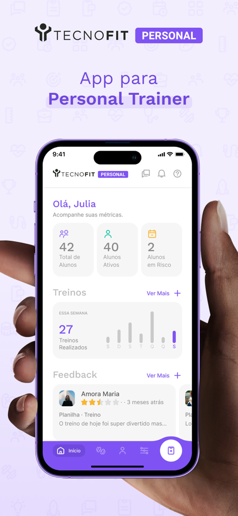 Dashboard view of the Tecnofit app for personal trainers displaying client and workout metrics