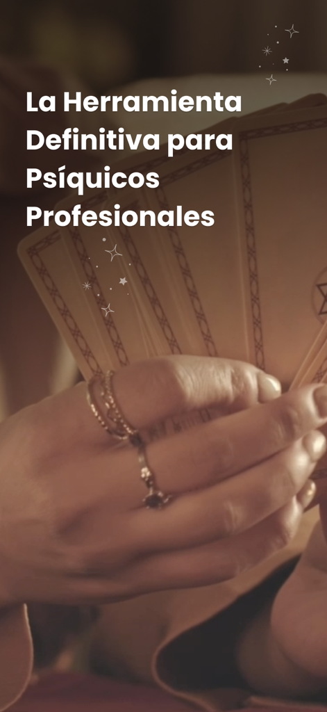 Mano sosteniendo cartas de tarot con el texto La Herramienta Definitiva para Psíquicos Profesionales